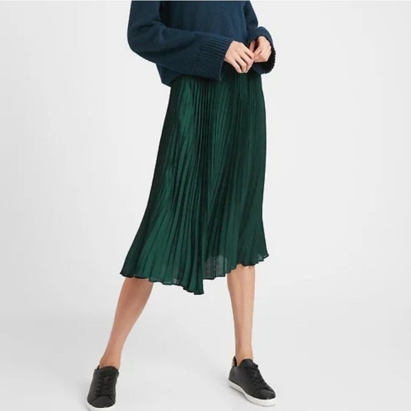 Banana Republic Navy Blue Satin Pleated Midi Skirt - Picture 15 of 16
